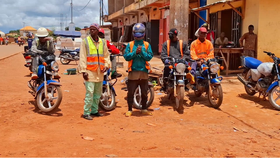 Labé : les conducteurs des moto-taxis se plaignent de la rareté de la clientèle