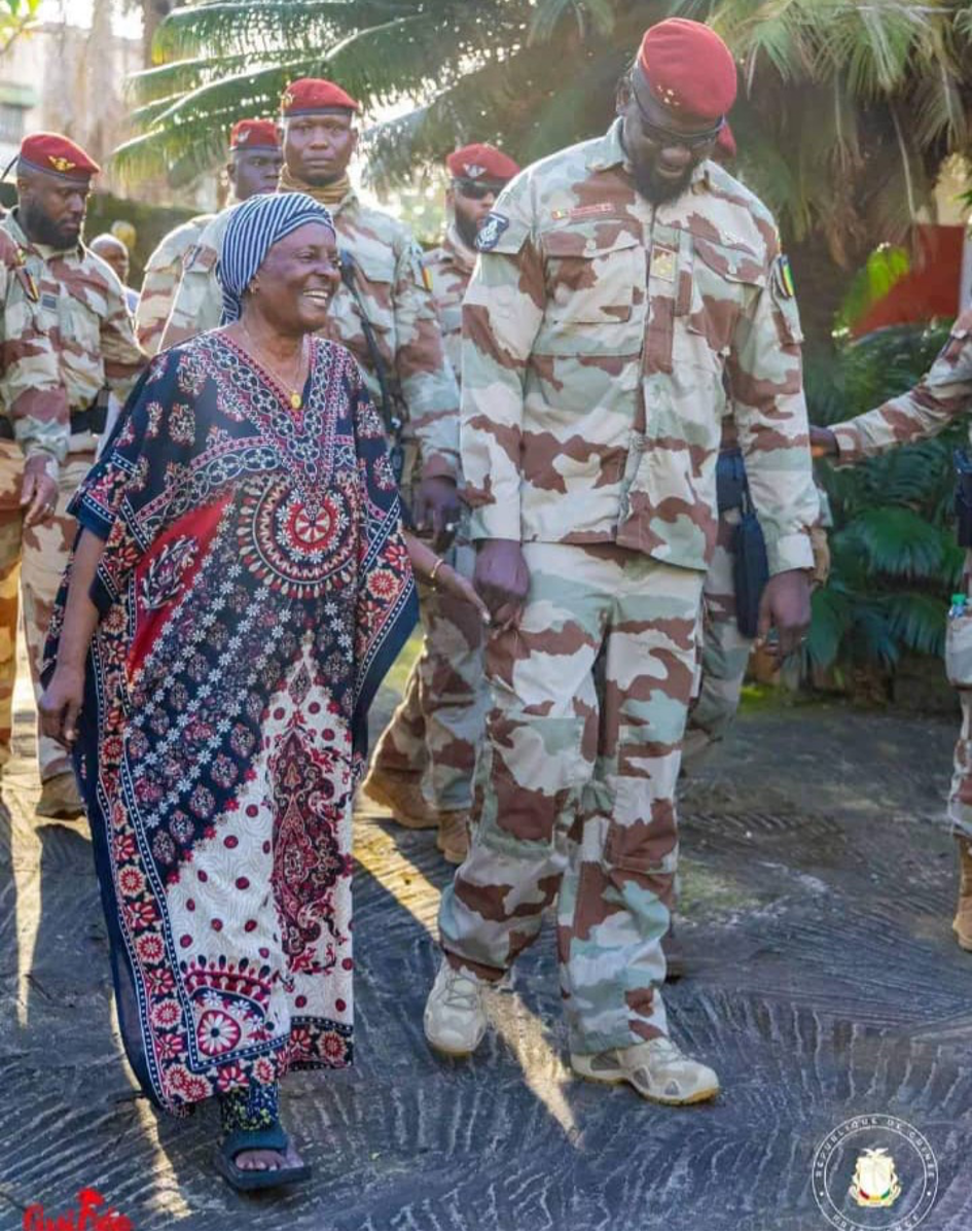 UNE VISITE DE COURTOISIE DU PRÉSIDENT DE LA RÉPUBLIQUE DE GUINÉE LE GÉNÉRAL MAMADI DOUMBOUYA