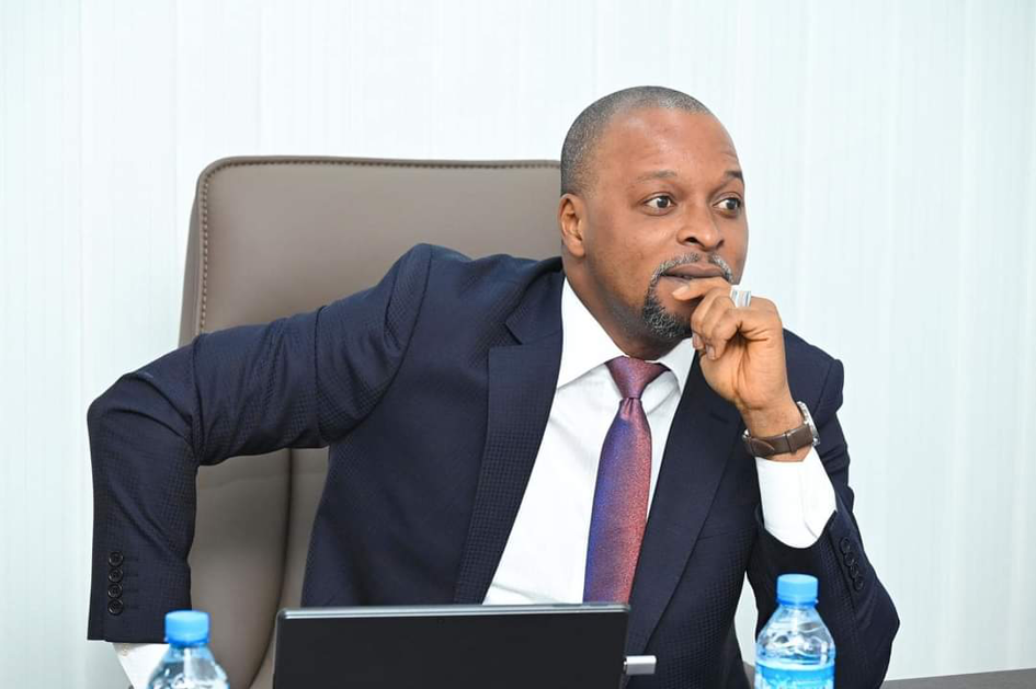 Électricité : le ministre de l’énergie ordonne l’installation des compteurs prépayés